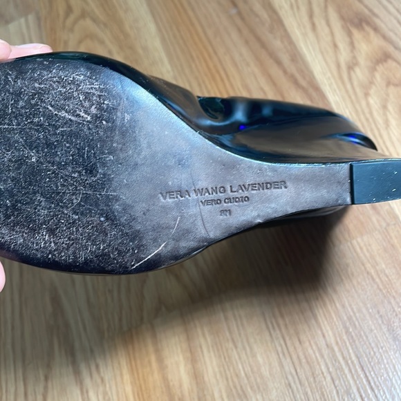 VERA WANG PATENT LEATHER WEDGE SIZE 8 - Picture 6 of 6